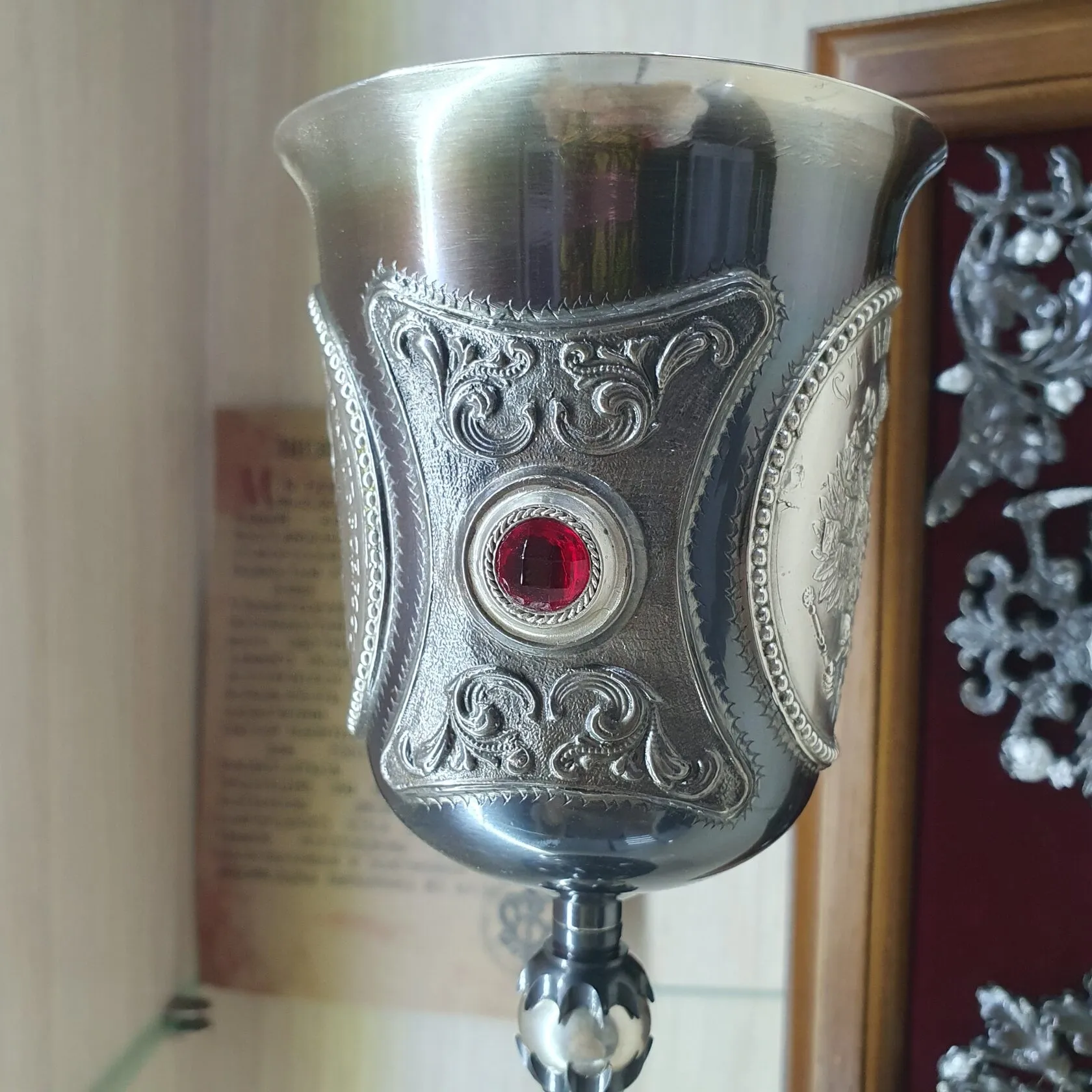 Бокал «Царский» с камнем